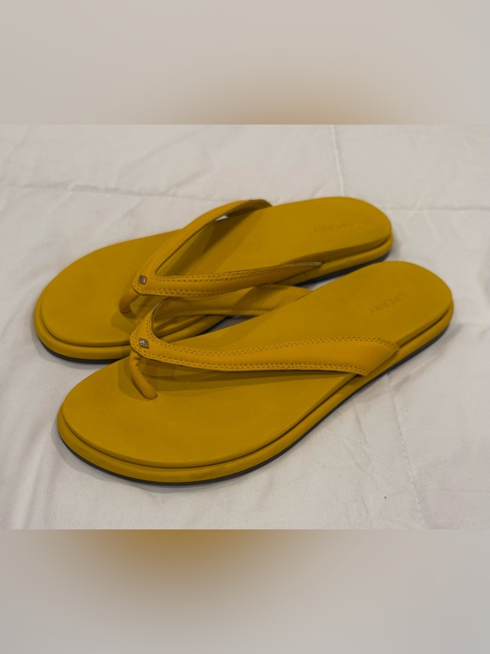 Sperry Isla Leather Thong Sandals - Lemon Yellow - Size 10